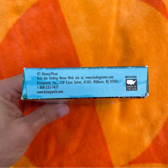 Finding Nemo Kid Slippers and Anchors Away Card Game - Picture 9 of 9